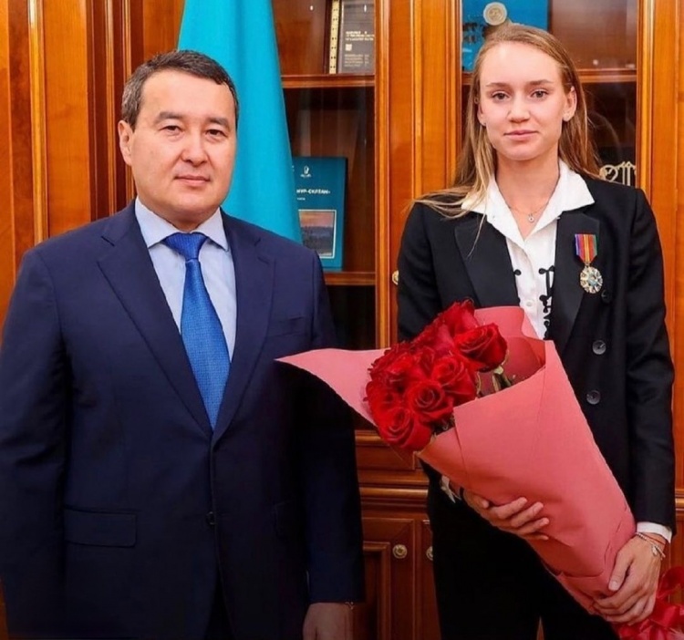 发挥亮眼 发挥亮眼